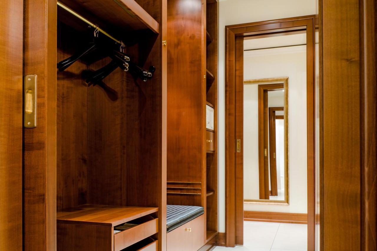 Executive Suite,1196394118:JPEG